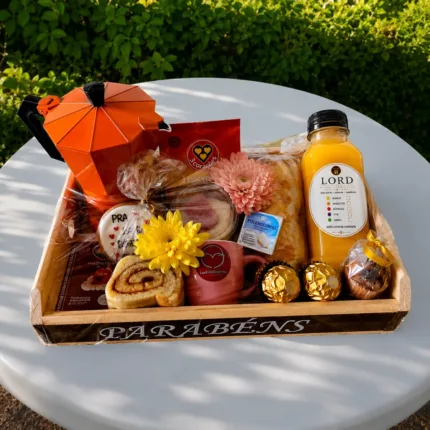 Cesta de Café da Manhã Premium com Cafeteira Italiana